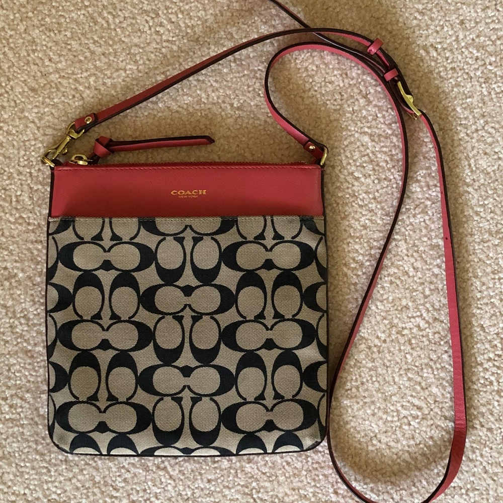 Coach- File Signature Cross Body
